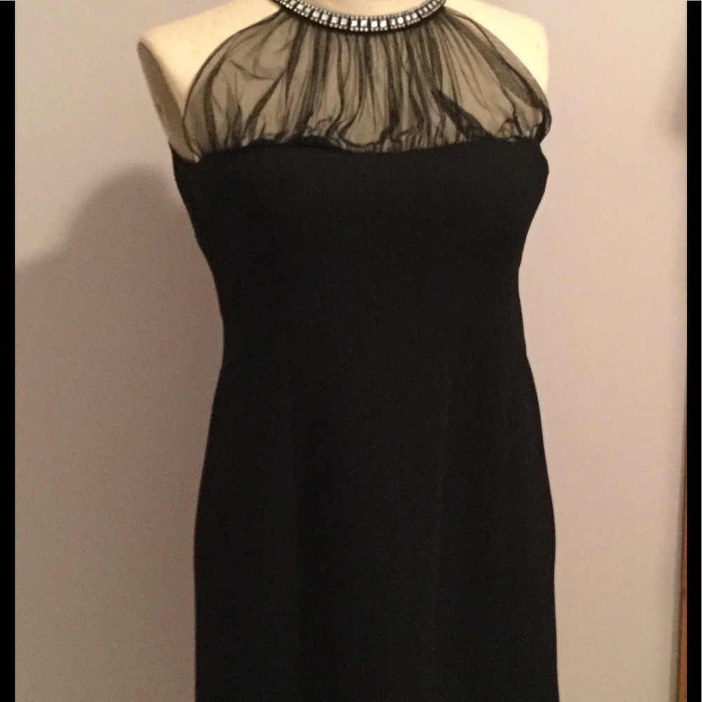 Elegant sleeveless black dress
